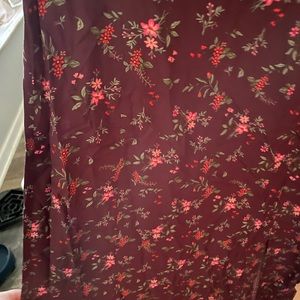 Flowery maxi dress w/ slit